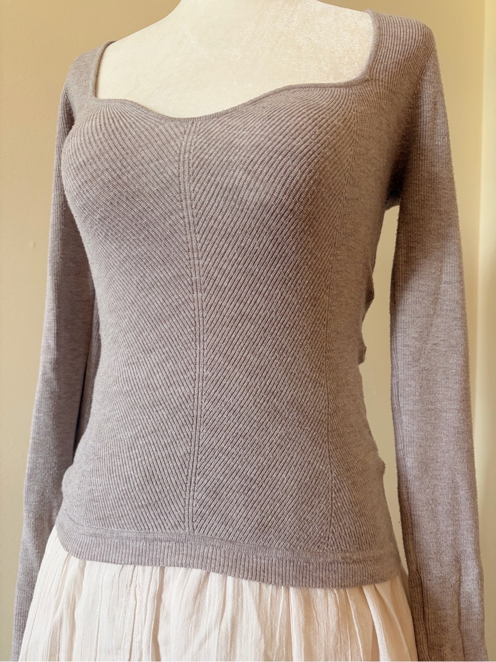 Wilfred Sweetheart Neckline Ribbed Top in Oatmeal - Picture 2 of 4